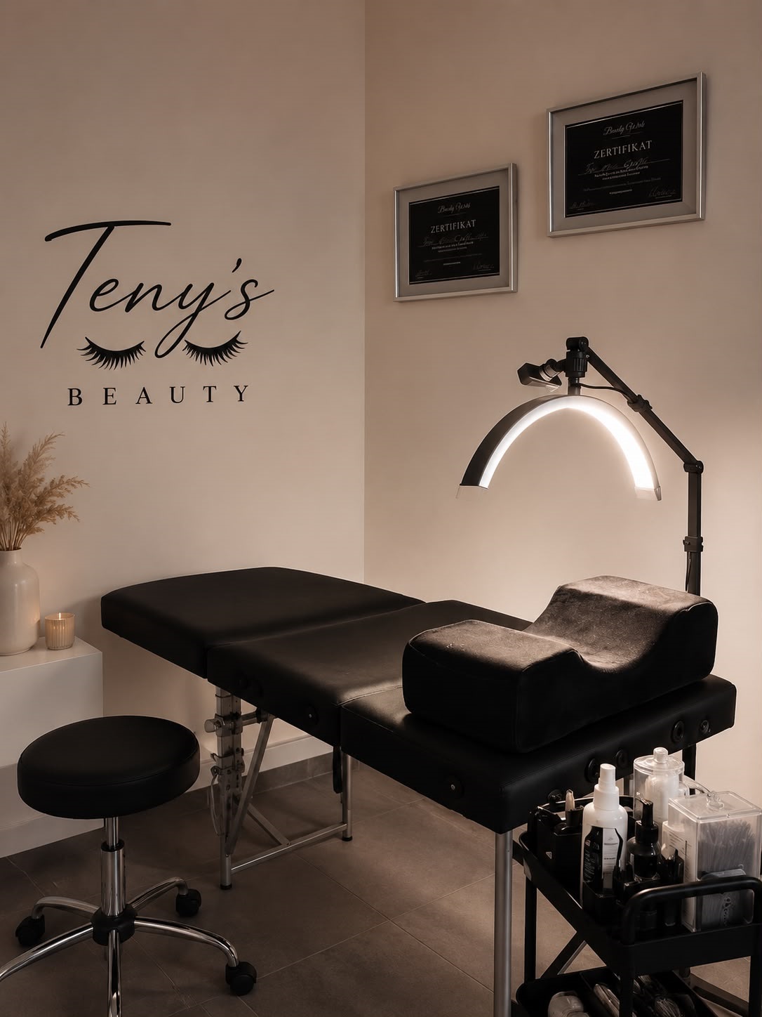 Lash studio photo